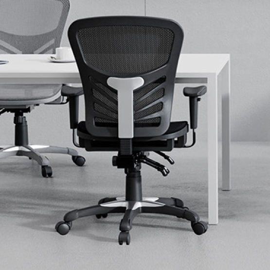 Classic mesh chair